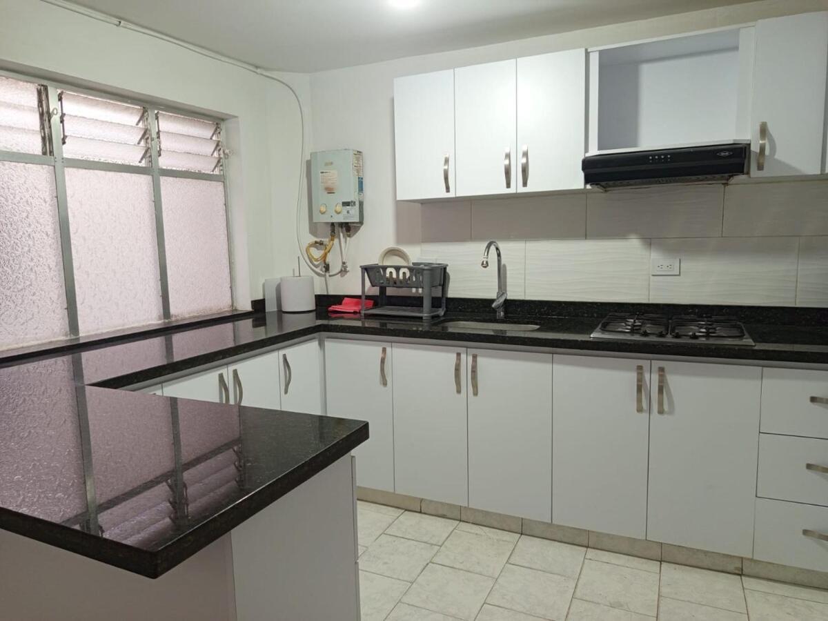 Cerca Estacion Floresta Apartamento *