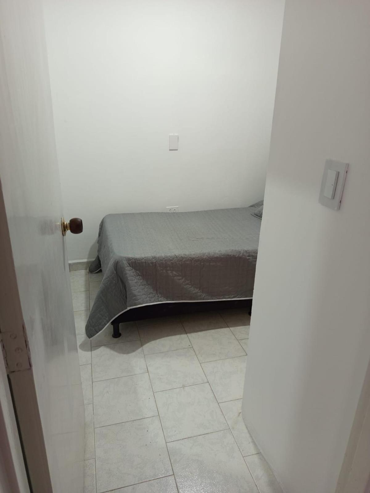 Cerca Estacion Floresta Apartamento *